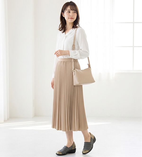 ルフラン（ルフラン）の「ラシーナコンフォート　はっ水ストレッチ４Ｅシューズ（スリッポン）」｜詳細画像