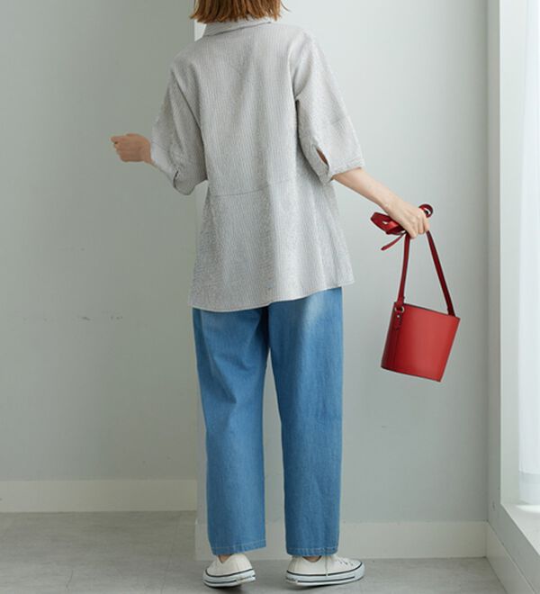 BELLUNA（ベルーナ）の「サッカー素材バックフレアーブラウス（ブラウス）」｜詳細画像