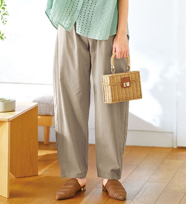 BELLUNA（ベルーナ）の「綿混素材ゆったりコクーンパンツ（ワイドパンツ・ガウチョ）」｜グレージュ