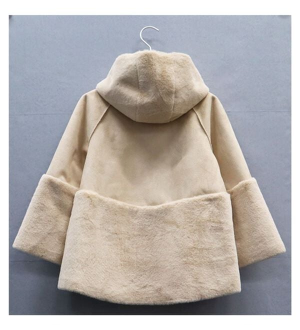 BELLUNA（ベルーナ）の「フェイクファー切替デザインフードコート（ハーフコート）」｜詳細画像