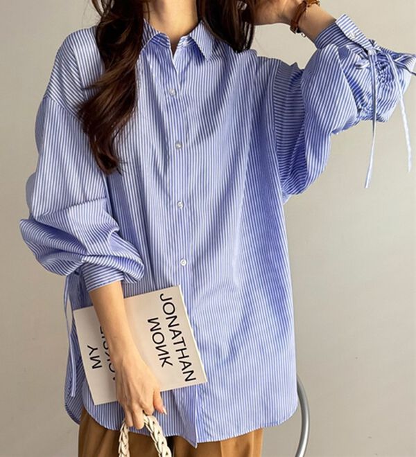 GeeRA（ジーラ）の「バックギャザー＆リボンデザインシャツ（シャツ）」｜詳細画像