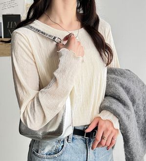 GeeRA（ジーラ）の「ベロアプリーツカットソー（カットソー）」｜アイボリー