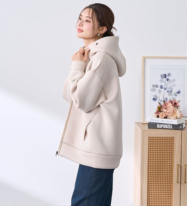 BELLUNA（ベルーナ）の「肩が疲れにくい！マシュマロ感覚ジップフーディー（ブルゾン）」｜詳細画像
