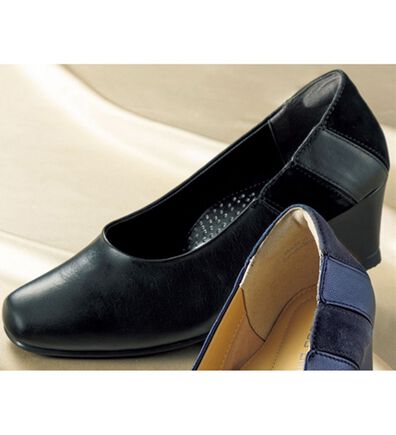 BELLUNA（ベルーナ）の「山羊革４Ｅ異素材使いパンプス（パンプス）」