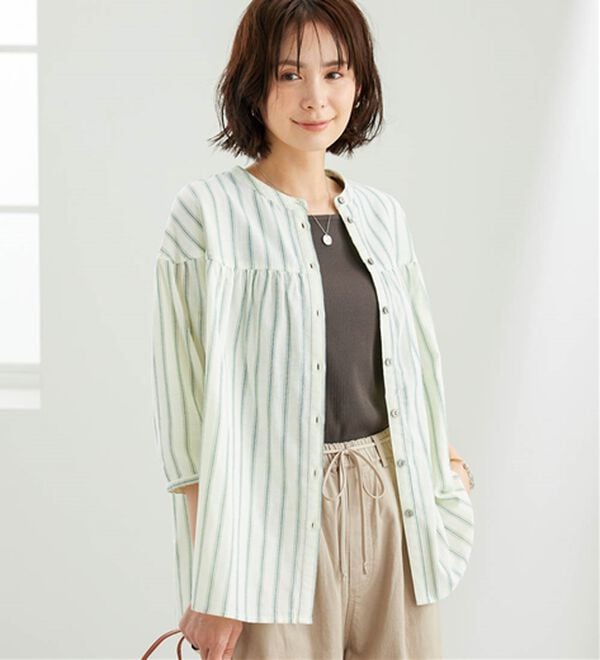 BELLUNA（ベルーナ）の「ダブルガーゼ素材切替デザインブラウス（ブラウス）」｜グリーンストライプ