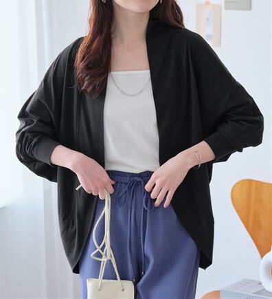 Viola e Viola（ヴィオラ エ ヴィオラ）の「【５つの機能付】ＵＶ対策に！ひんやり　ゆるドルマンカーディガン（ニットカーディガン）」