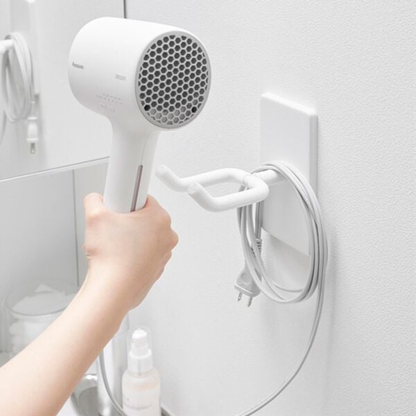 iellio（イエリオ）の「タワー　ウォール角度調節ドライヤーホルダー＜ｔｏｗｅｒ山崎実業＞（洗面用品）」｜詳細画像