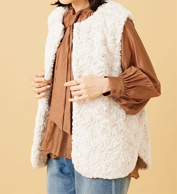 BELLUNA（ベルーナ）の「パール使いファーベスト（ベスト）」｜詳細画像