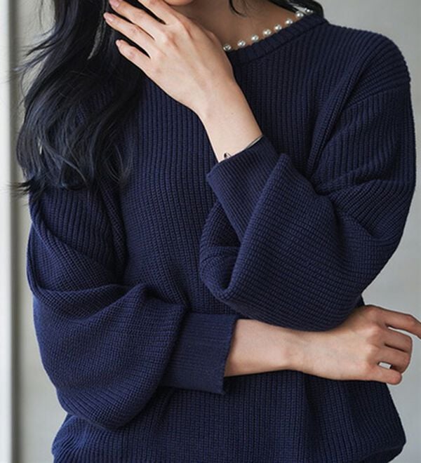 RANAN（ラナン）の「パール調チャーム付あぜ編ニット（ニット・セーター）」｜ネイビー