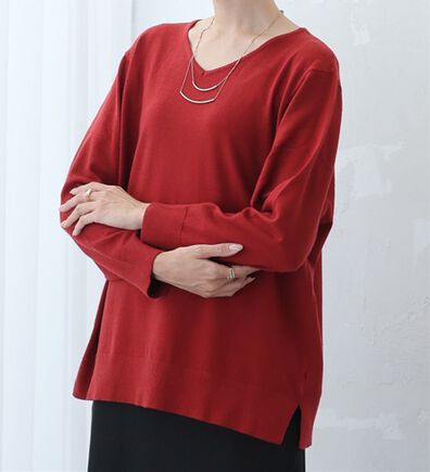 A HAPPY MARILYN（アハッピーマリリン）の「【Ｌ～８Ｌ】フィット感軽減！Ｔシャツ感覚！もっちりやわらかＶネックニット（ニット・セーター）」