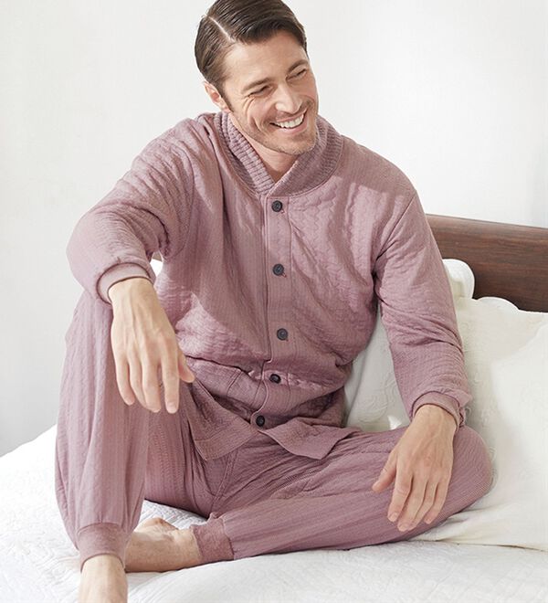 「魔法瓶のように包まれる暖かさのキルトパジャマ（メンズルームウェア）」｜詳細画像