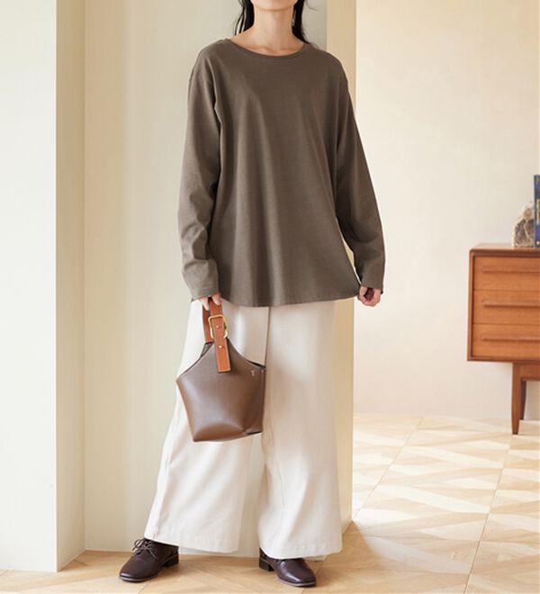 Viola e Viola（ヴィオラ エ ヴィオラ）の「【吸湿発熱】あったか綿１００％チュニックTシャツ（チュニック）」｜詳細画像