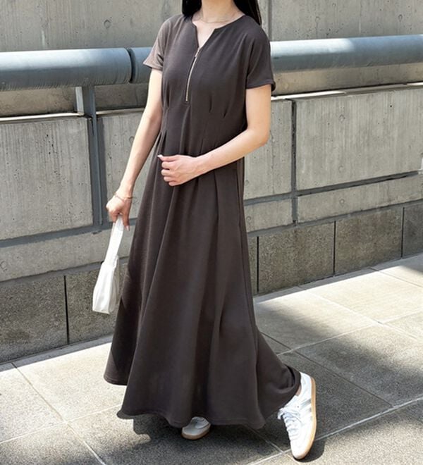 GeeRA（ジーラ）の「前後2WAYハーフジップフレンチ袖ワンピース（カットソーワンピース）」｜詳細画像