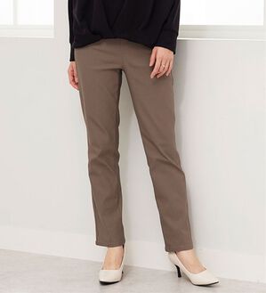 BELLUNA（ベルーナ）の「裏起毛ツイル素材ストレッチパンツ（フルレングスパンツ）」｜ブラウン