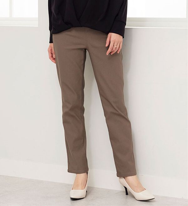 BELLUNA（ベルーナ）の「裏起毛ツイル素材ストレッチパンツ（フルレングスパンツ）」｜ブラウン