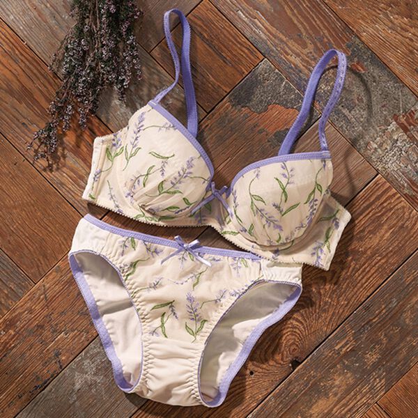 YU'NOW（ユナウ）の「ｔｏ　ｍｅｅブラジャー＆ショーツセット（ブラジャー＆ショーツセット）」｜ホワイト／パープル系レース