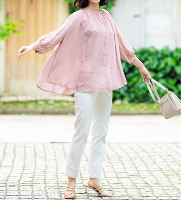 BELLUNA（ベルーナ）の「【新色追加】スラブ素材ギャザーデザインブラウス（ブラウス）」｜詳細画像