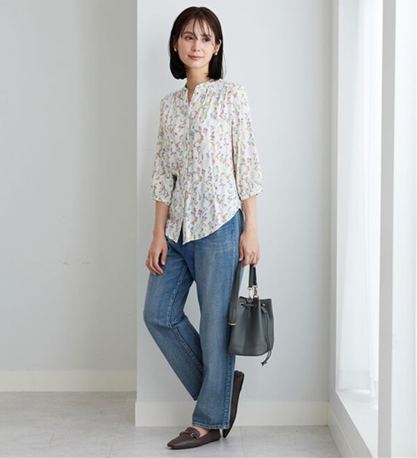 BELLUNA（ベルーナ）の「レーヨン素材ギャザー使いプリントブラウス（ブラウス）」｜詳細画像