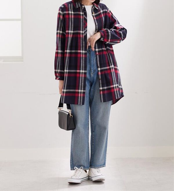 BELLUNA（ベルーナ）の「多ボタン使いチェック柄シャツチュニック（チュニック）」｜詳細画像
