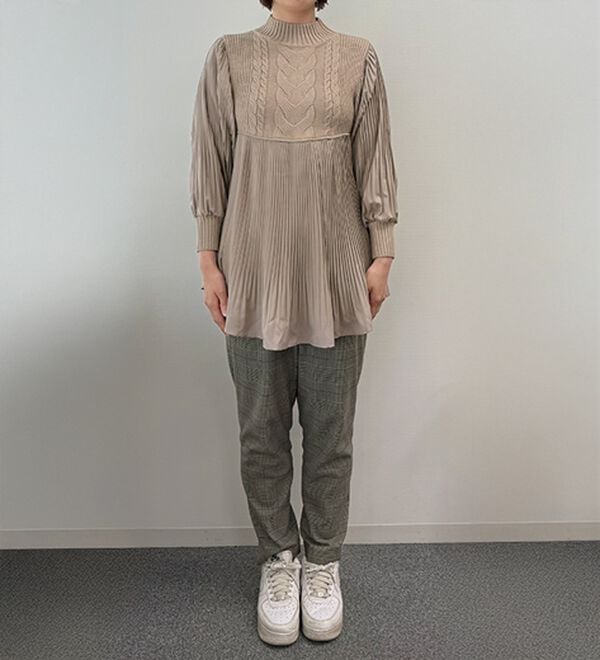 BELLUNA（ベルーナ）の「プリーツ切替ケーブル柄ニットチュニック（チュニック）」｜詳細画像