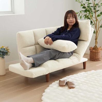 iellio（イエリオ）の「ずぼらカウチソファＬＩＲＡＫＵ（ソファ）」