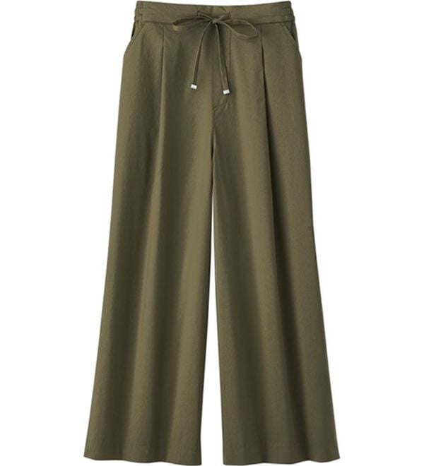 BELLUNA（ベルーナ）の「サラリ綿混タック入りキュロットパンツ（クロップドパンツ）」｜カーキ