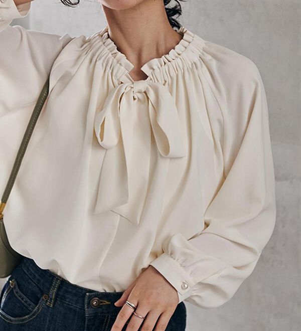 RANAN（ラナン）の「フリル衿ボウタイギャザーブラウス（ブラウス）」｜詳細画像