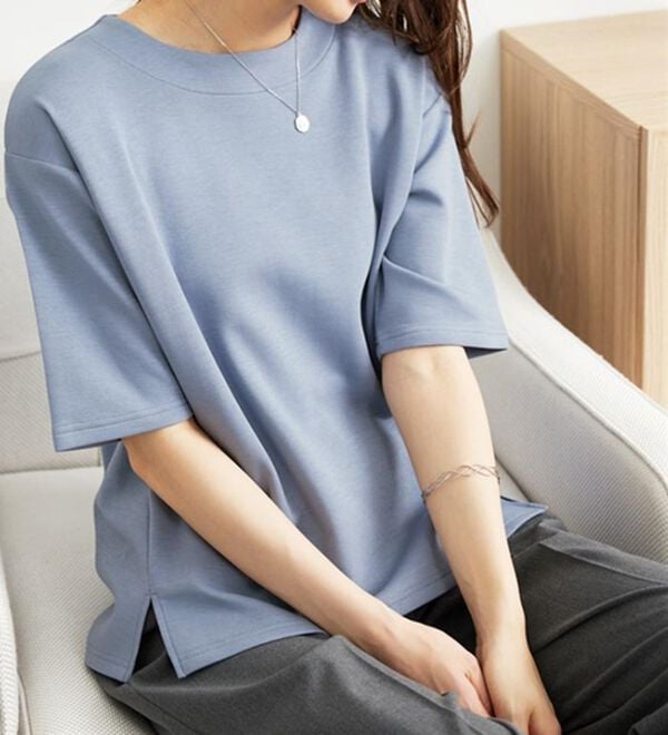 BELLUNA（ベルーナ）の「とろりん触感！ゆったりプルオーバー（カットソー）」｜詳細画像