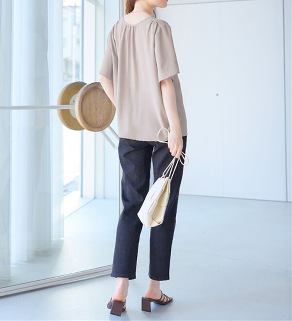 alotta（アロッタ）の「【接触冷感】ひんやり前後２ＷＡＹフレアー袖ブラウス（ブラウス）」｜詳細画像