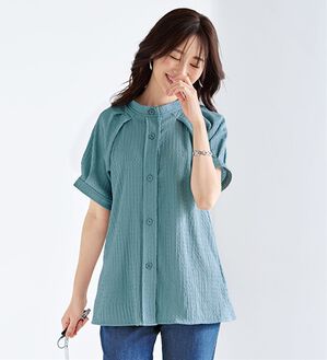 BELLUNA（ベルーナ）の「Ｔシャツみたいに着られるきれい見えブラウス（ブラウス）」｜サックス