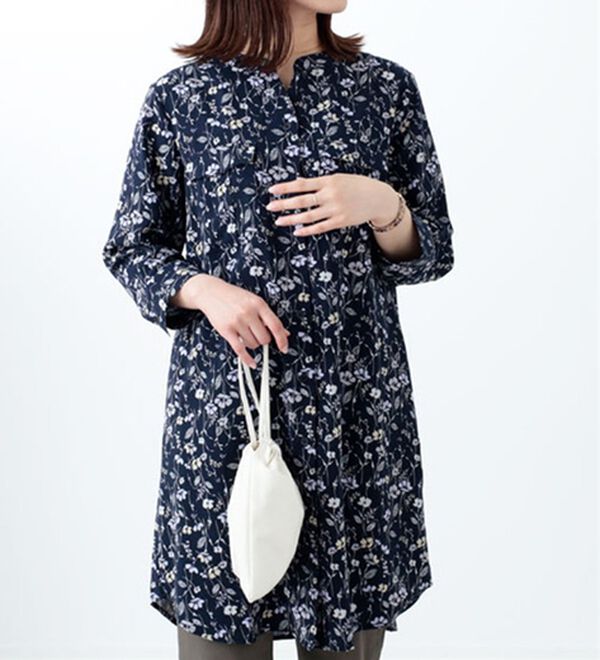 BELLUNA（ベルーナ）の「レーヨンプリントポケット使いワンピース（プリントワンピース）」｜ネイビー系花柄