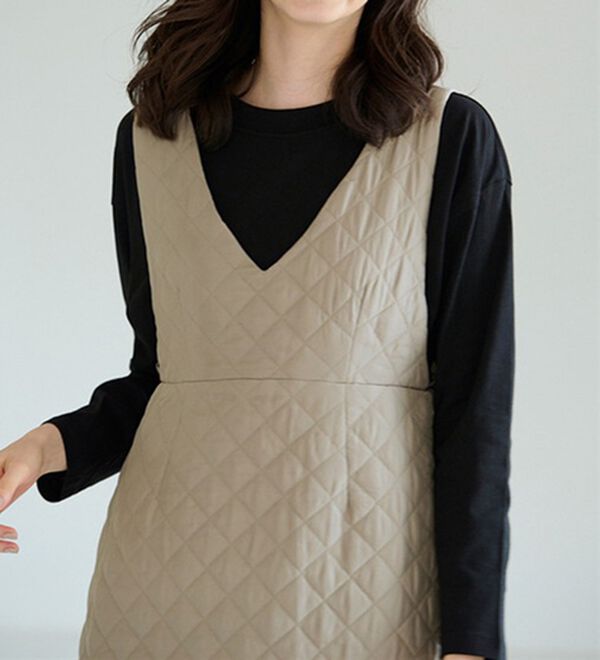 RANAN（ラナン）の「キルティングＶネックジャンパースカート（ジャンパースカート）」｜詳細画像