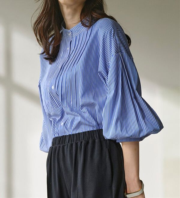 RANAN（ラナン）の「タック使いボリューム袖ブラウス（ブラウス）」｜ネイビー系ストライプ