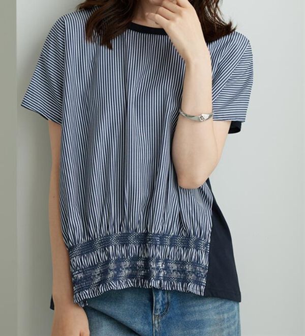 BELLUNA（ベルーナ）の「【ひんやり接触冷感】シャーリング使い異素材切替プルオーバー（カットソー）」｜ネイビー系