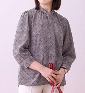 BELLUNA（ベルーナ）の「ボウタイデザインプリントブラウス（ブラウス）」｜グレンチェック