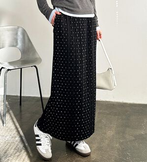 GeeRA（ジーラ）の「セルフカットプリーツナロースカート（ロングスカート）」｜ブラックドット柄