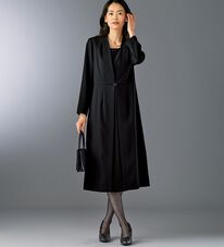 BELLUNA（ベルーナ）の「洗えるストレッチ！ロングジャケット重ね着風ワンピース（ブラックフォーマル（喪服・礼服））」