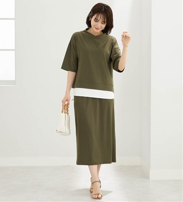 BELLUNA（ベルーナ）の「【セットアップ】重ね着風プルオーバー＆スカートセット（アンサンブル）」｜カーキ