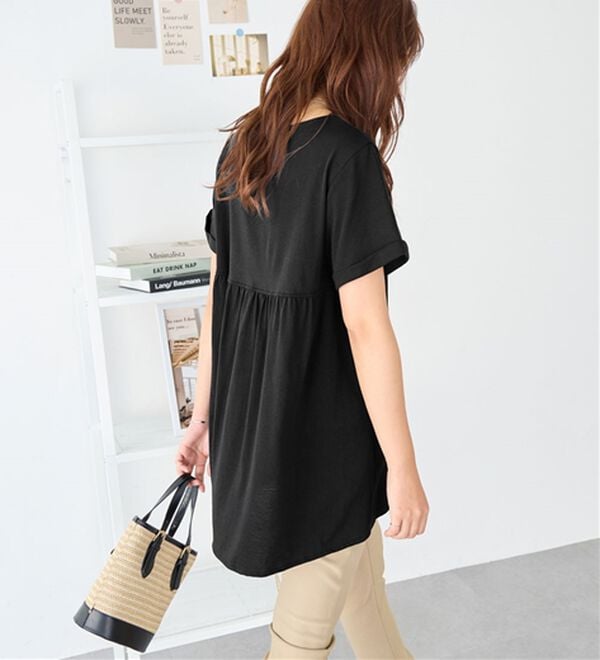 Viola e Viola（ヴィオラ エ ヴィオラ）の「すっきり魅せ切替Ａラインチュニック（チュニック）」｜詳細画像