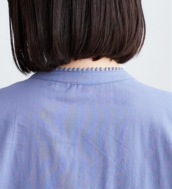 BELLUNA（ベルーナ）の「レース&times;ピンタック使いシャツチュニック（チュニック）」｜詳細画像