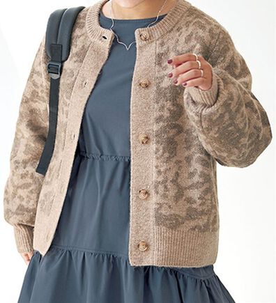 BELLUNA（ベルーナ）の「配色ジャカードニットショートカーディガン（ニットカーディガン）」