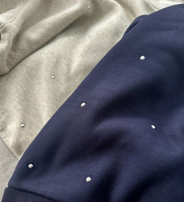 GeeRA（ジーラ）の「スタッズスウェット（トレーナー・スウェット）」｜詳細画像