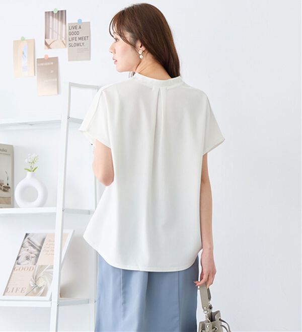 alotta（アロッタ）の「【４つの機能付】ひんやりスキッパーＴシャツブラウス（ブラウス）」｜詳細画像