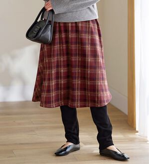 BELLUNA（ベルーナ）の「まるではく毛布！静電防止付レギンス付スカート（フルレングスパンツ）」｜ボルドー系チェック