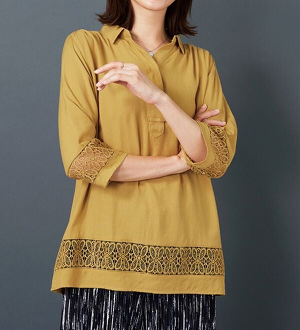 BELLUNA（ベルーナ）の「袖＆裾レースデザインシャツチュニック（チュニック）」｜詳細画像