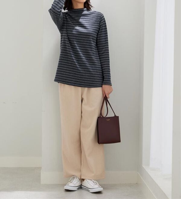 BELLUNA（ベルーナ）の「ふわふわ裏ファーハイネックプルオーバー（カットソー）」｜詳細画像