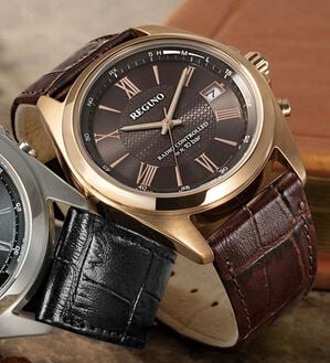 「＜レグノ＞通販限定ソーラー電波時計（メンズ腕時計）」｜ブラウン