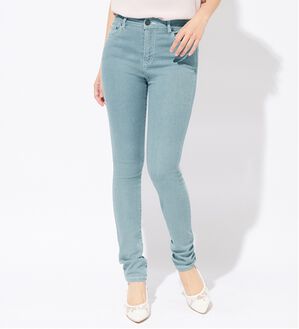 alotta（アロッタ）の「美脚ストレッチスキニーデニムパンツ（フルレングスパンツ）」｜ライトブルー