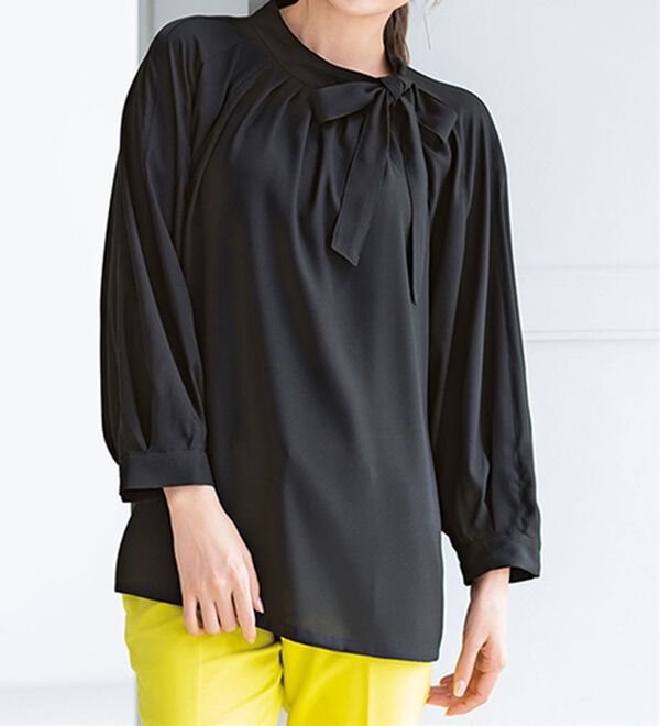 BELLUNA（ベルーナ）の「私を輝かせる！衿リボンゆったりブラウス（ブラウス）」｜黒