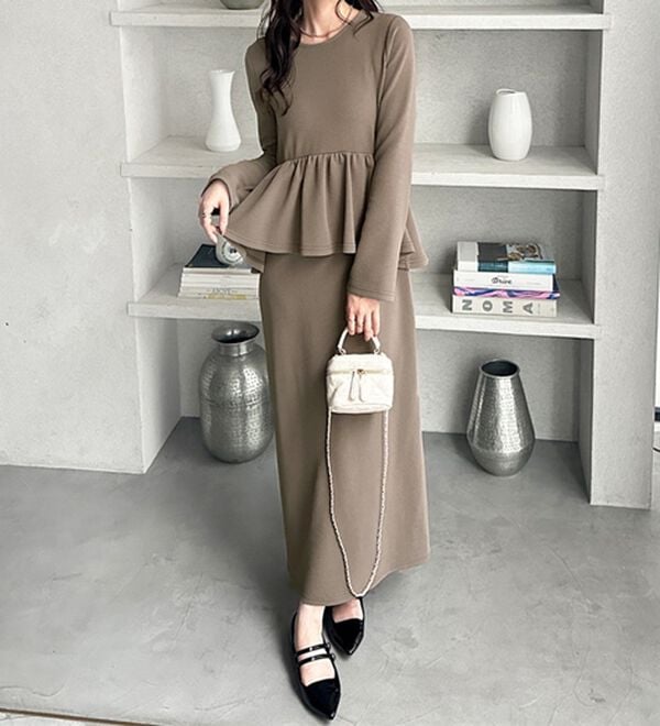 GeeRA（ジーラ）の「楽ちん！ペプラムデザインワンピース（カットソーワンピース）」｜詳細画像